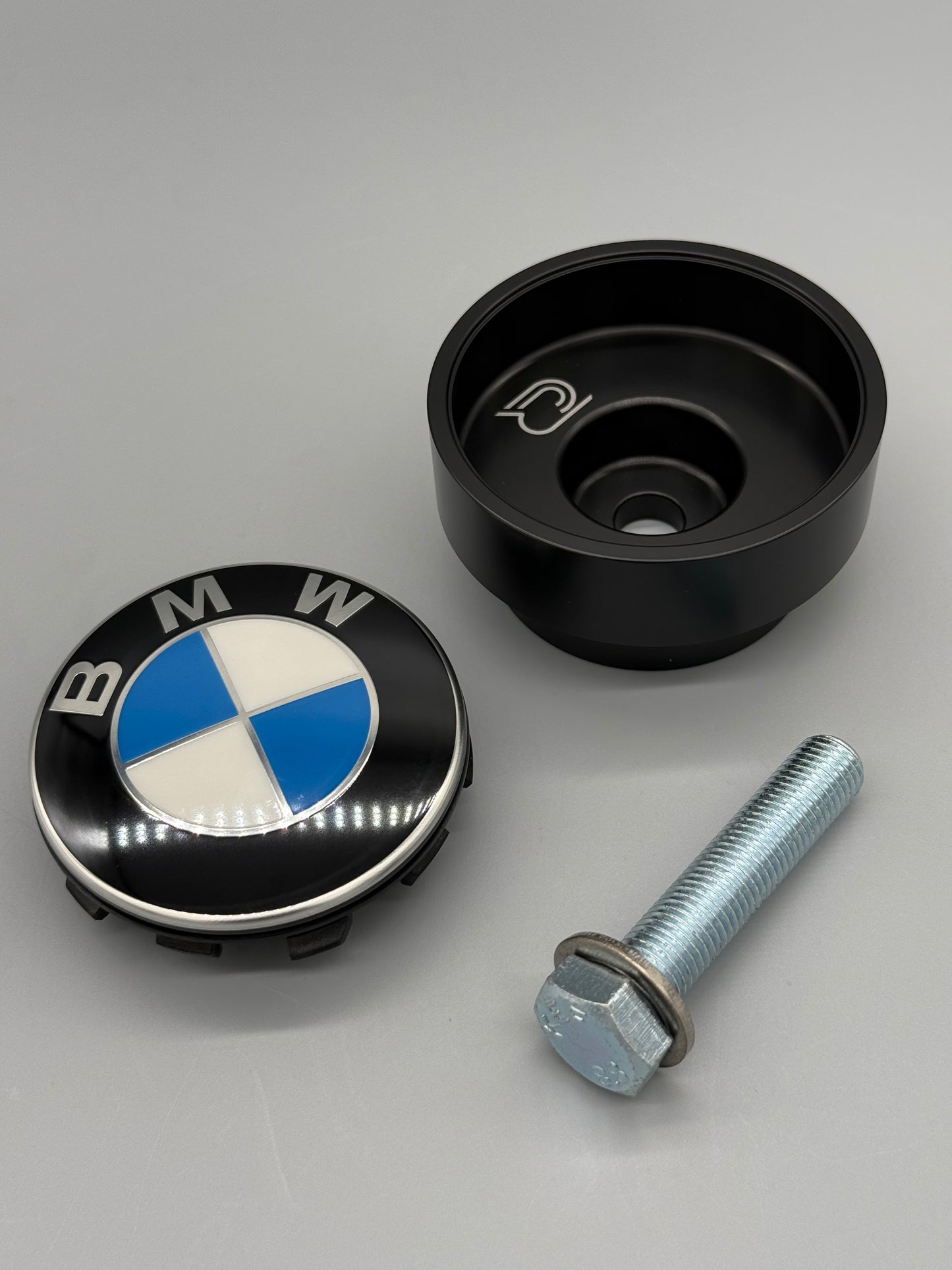 BMW Floating Emblem – CNC-gefreesde aluminium cup voor de BMW K-serie
