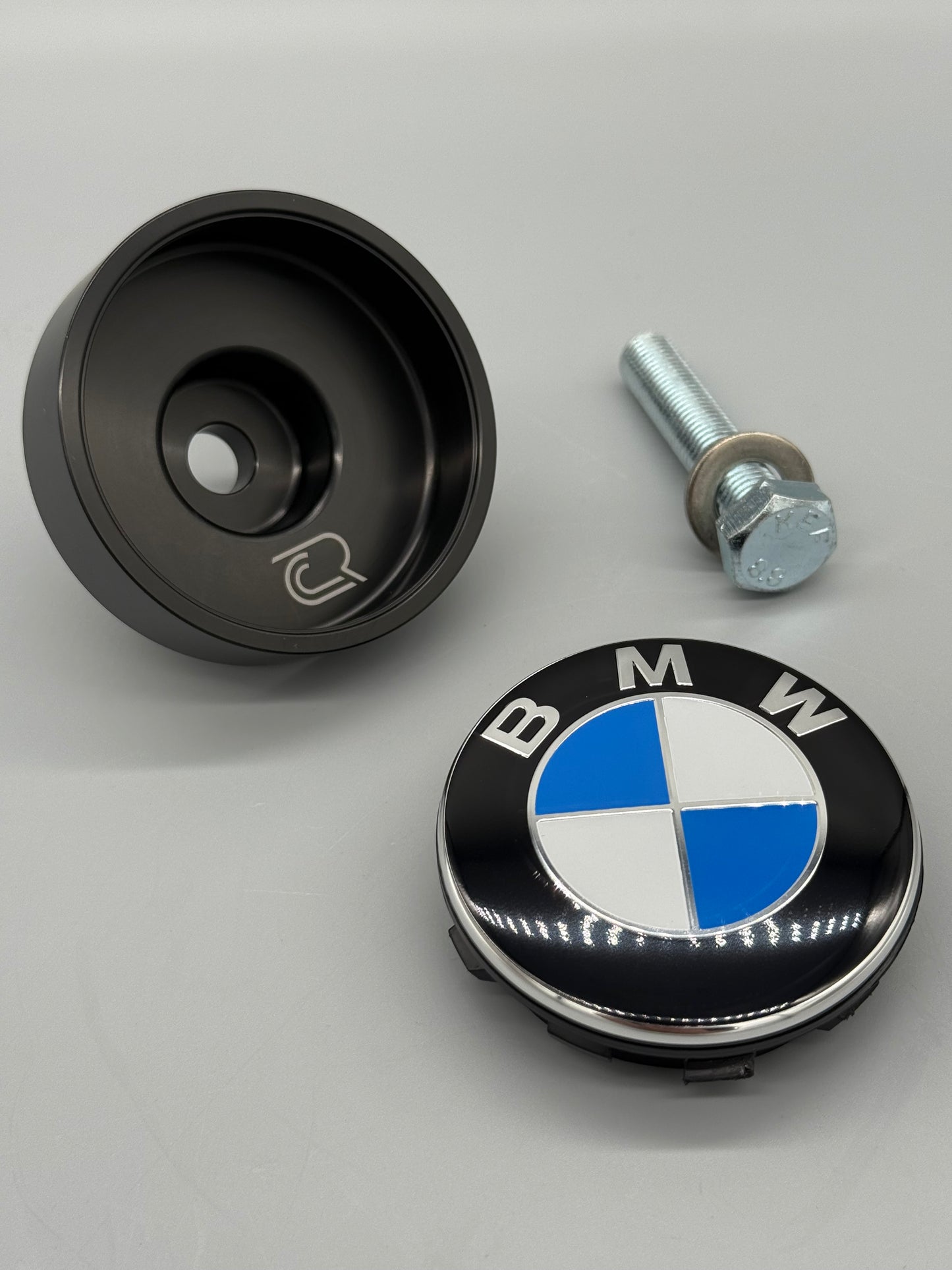 BMW Floating Emblem – CNC-gefreesde aluminium cup voor de BMW K-serie