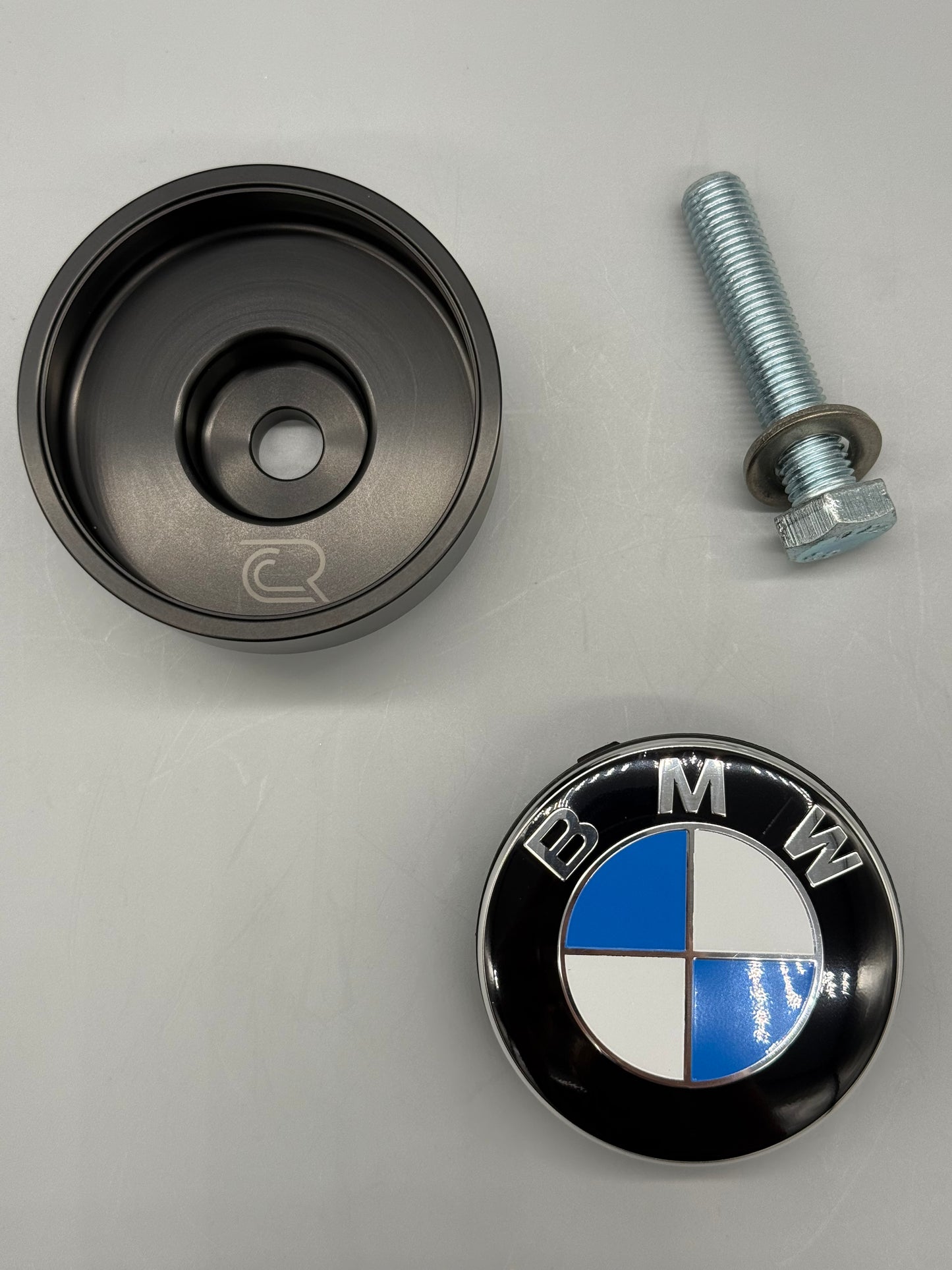 BMW Floating Emblem – CNC-gefreesde aluminium cup voor de BMW K-serie